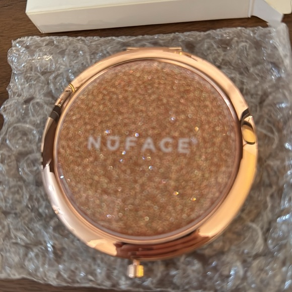 NuFace compact makeup double sided mirror. New - Picture 2 of 4